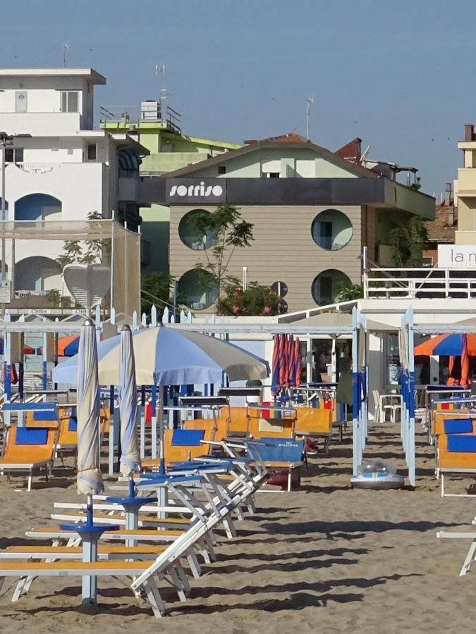 Hotel Sorriso - Molto Piu Di Una Stella Riccione Eksteriør bilde