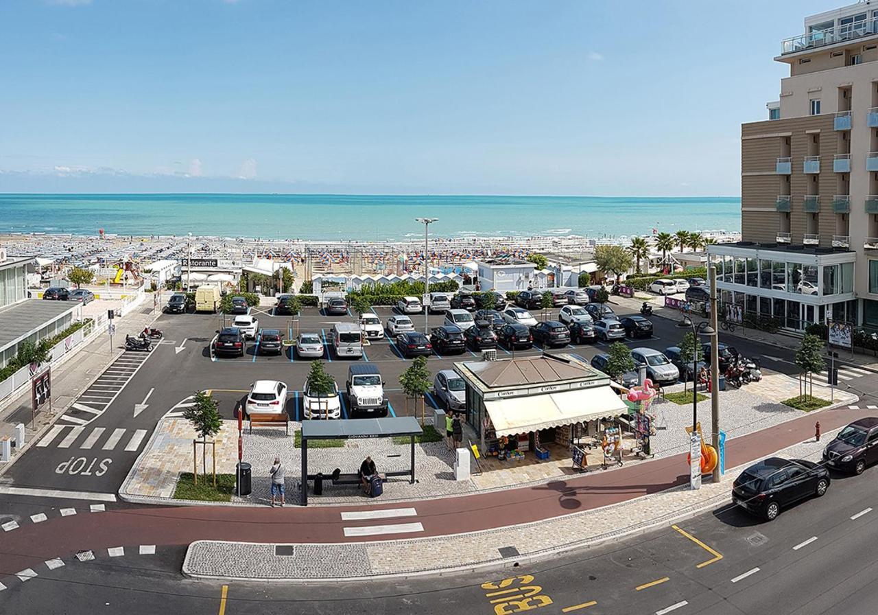 Hotel Sorriso - Molto Piu Di Una Stella Riccione Eksteriør bilde