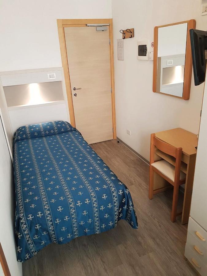 Hotel Sorriso - Molto Piu Di Una Stella Riccione Eksteriør bilde