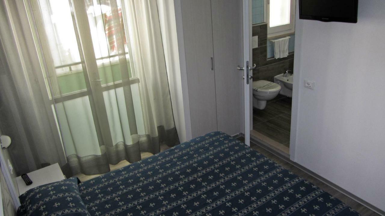 Hotel Sorriso - Molto Piu Di Una Stella Riccione Eksteriør bilde