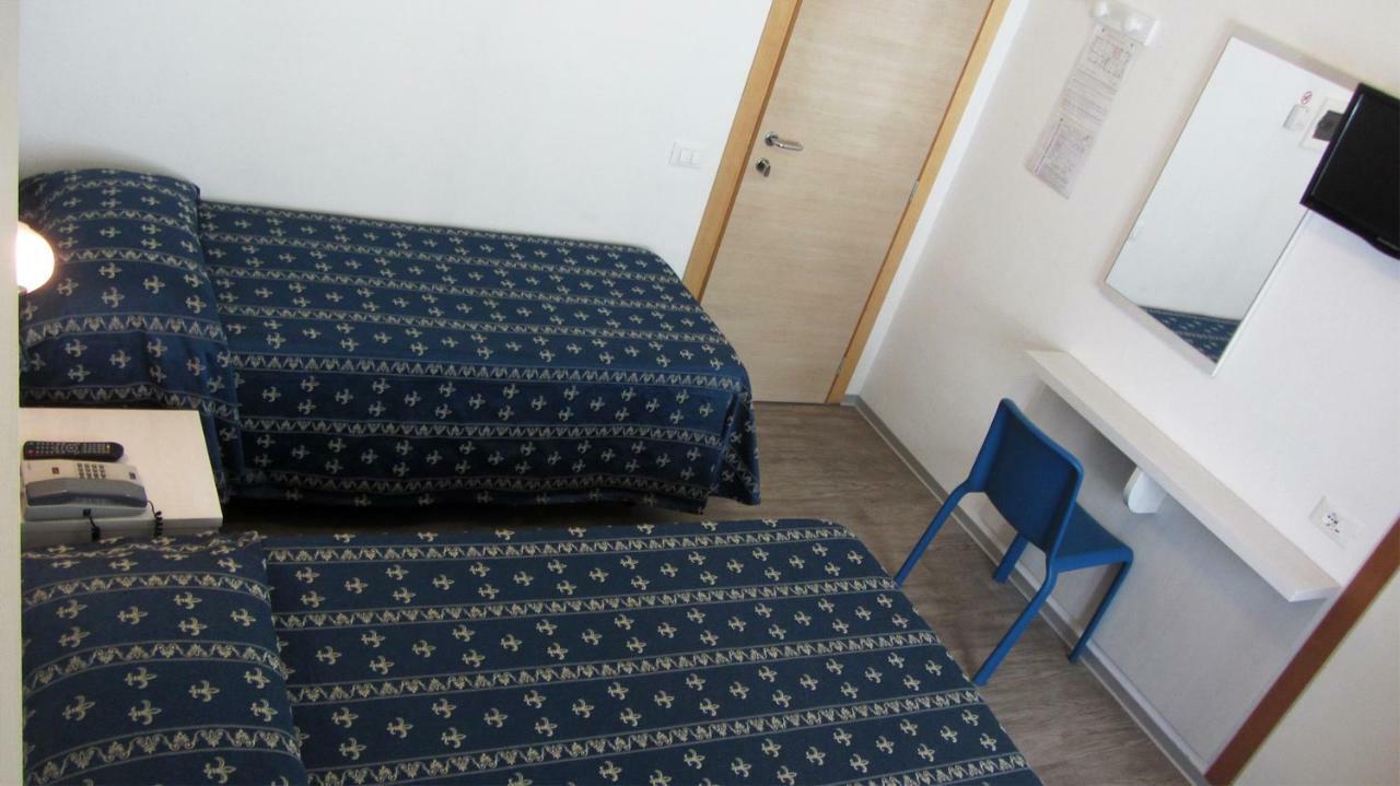 Hotel Sorriso - Molto Piu Di Una Stella Riccione Eksteriør bilde