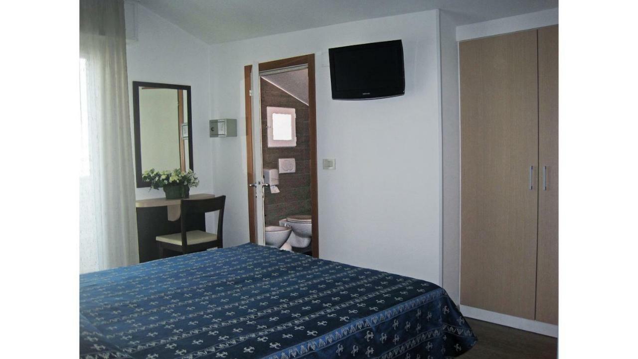 Hotel Sorriso - Molto Piu Di Una Stella Riccione Eksteriør bilde